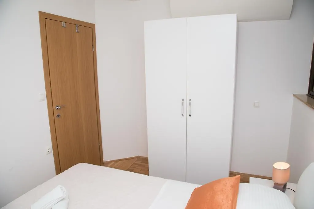 Apartment Lord Kastela 0*,